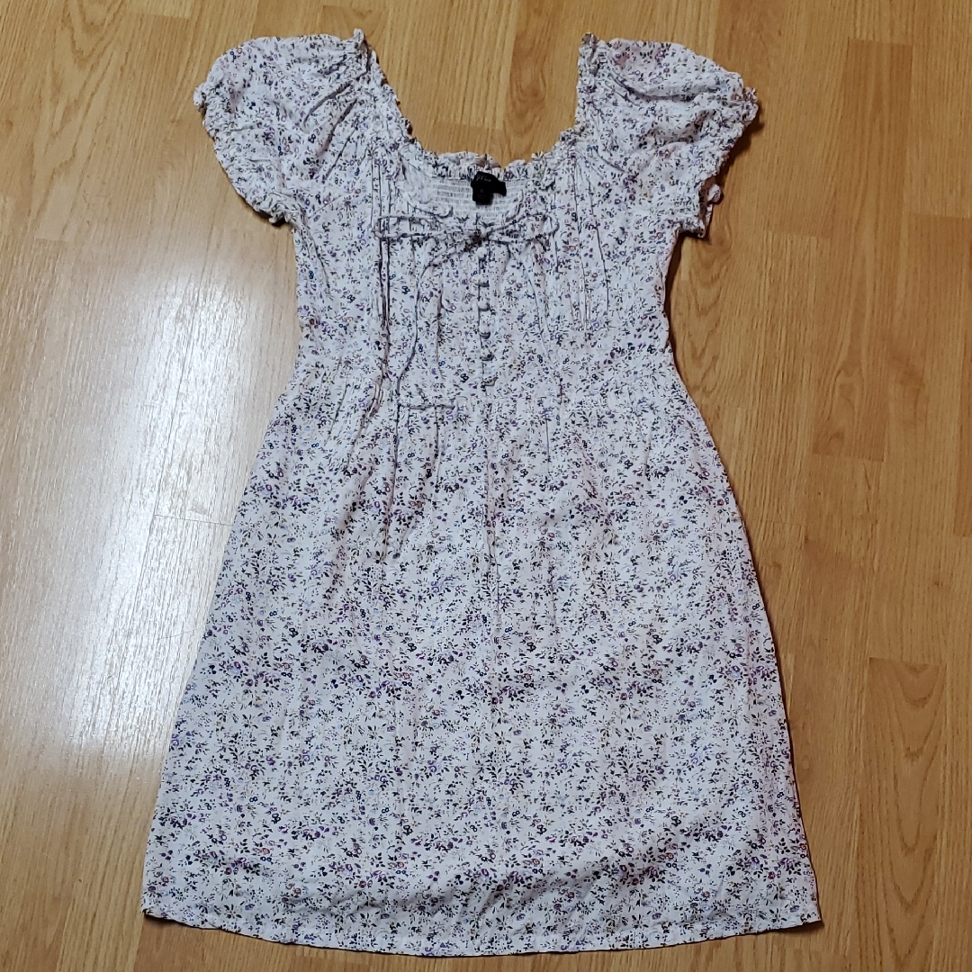 J. Crew White Floral Smocked Dress Size 6 With Pockets Cotton